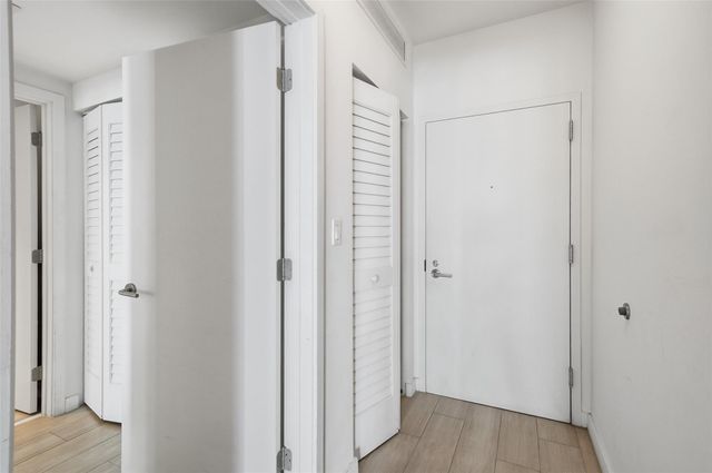 1600 SW 1st Avenue 510, Miami, FL 33129