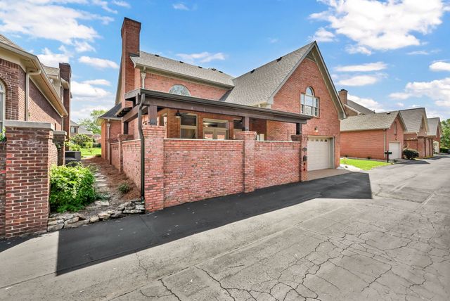 313 Partridge Ct, Clarksville, TN 37043