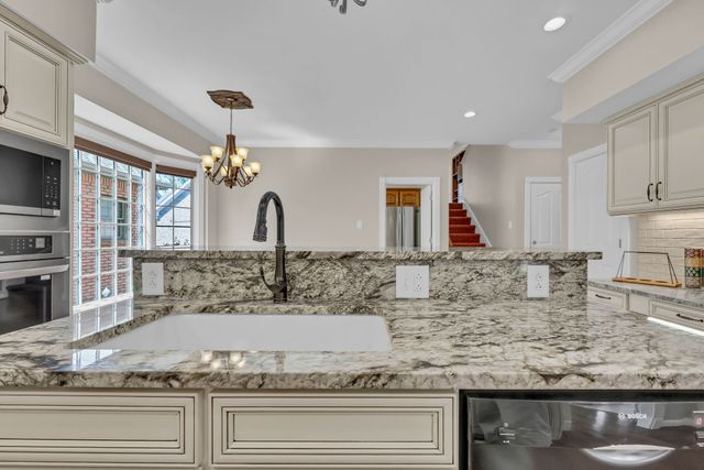 313 Partridge Ct, Clarksville, TN 37043