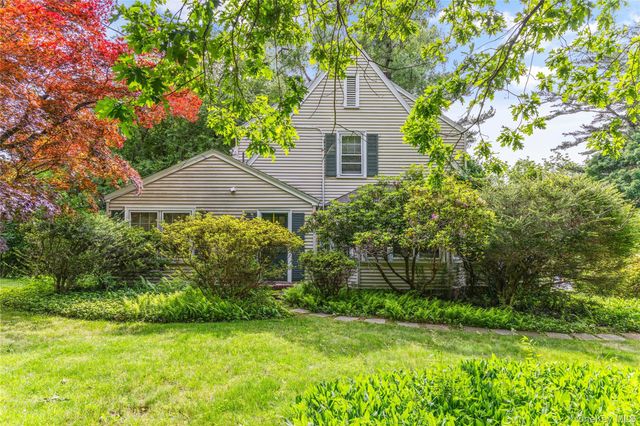 518 Pleasantville Road, Briarcliff Manor, NY 10510