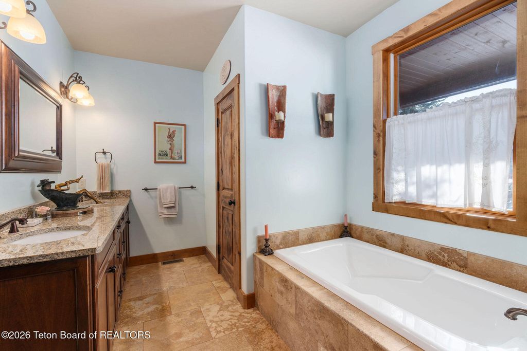 176 RIVER TRAIL DR Drive, Alpine, WY 83128 photo 24