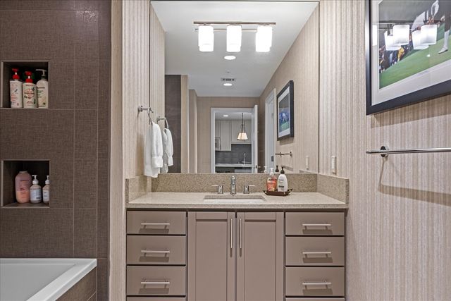 1212 Laurel St Apt 906, Nashville, TN 37203