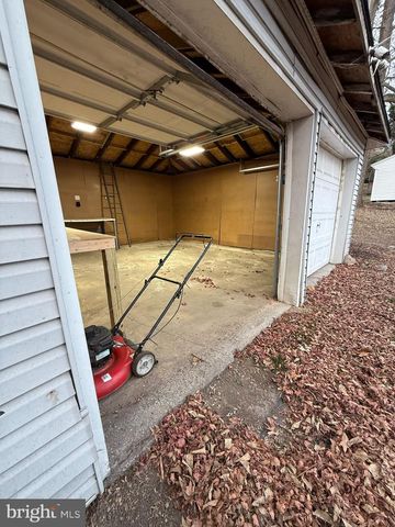 226 WALNUT ST, Lemoyne, PA 17043