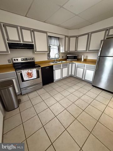 226 WALNUT ST, Lemoyne, PA 17043