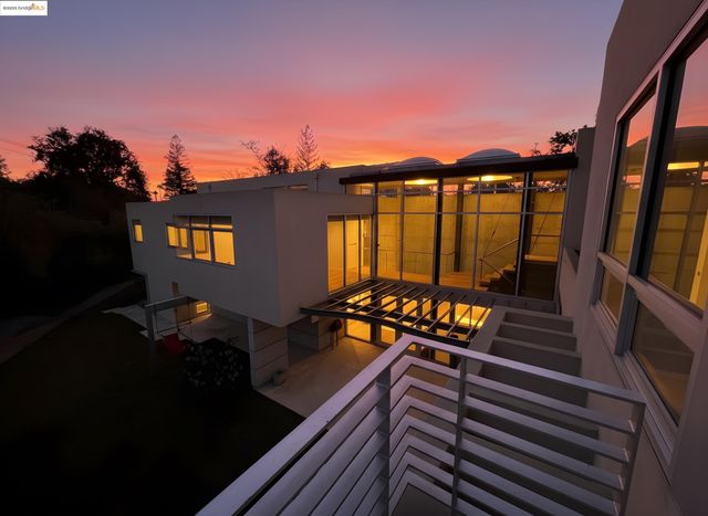 4000 Manzana Lane, Palo Alto, CA 94306