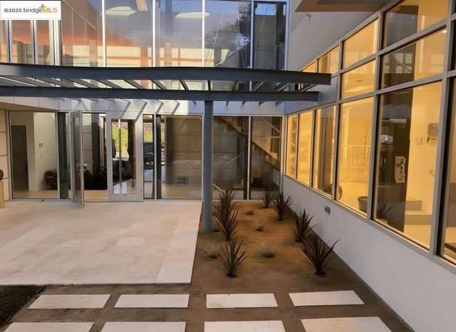 4000 Manzana Lane, Palo Alto, CA 94306