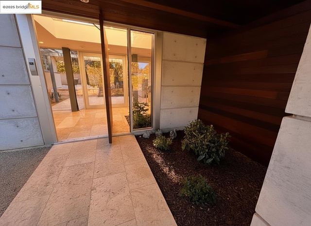 4000 Manzana Lane, Palo Alto, CA 94306