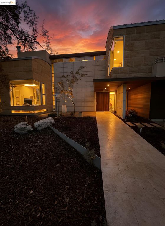 4000 Manzana Lane, Palo Alto, CA 94306