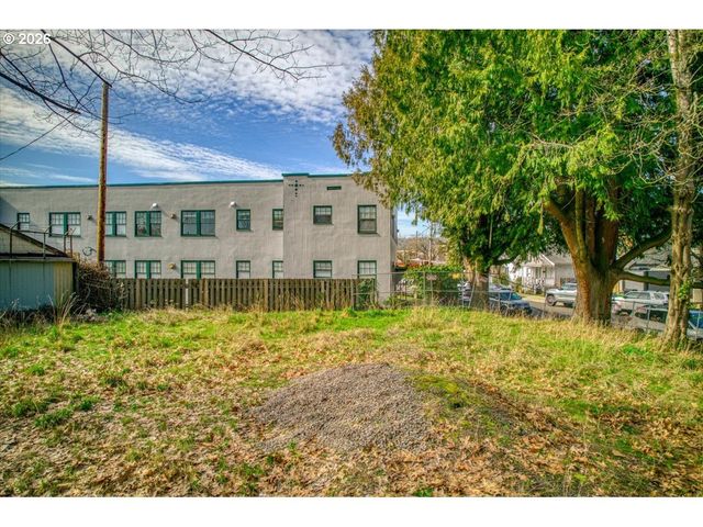 8028 N LOMBARD Way, Portland, OR 97203