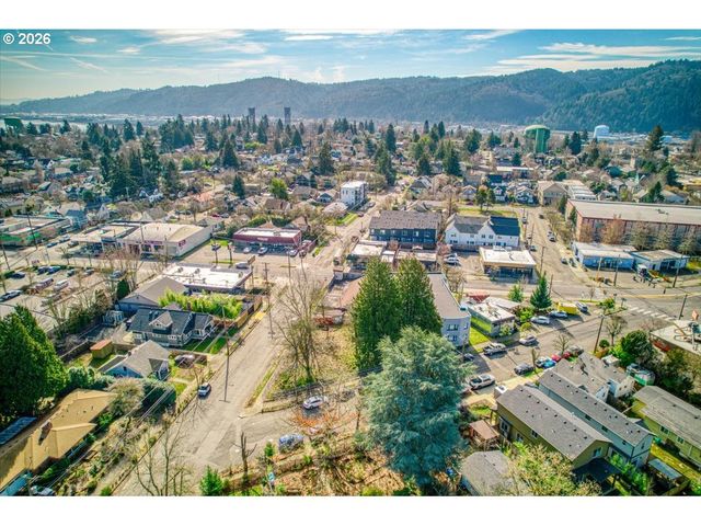 8028 N LOMBARD Way, Portland, OR 97203