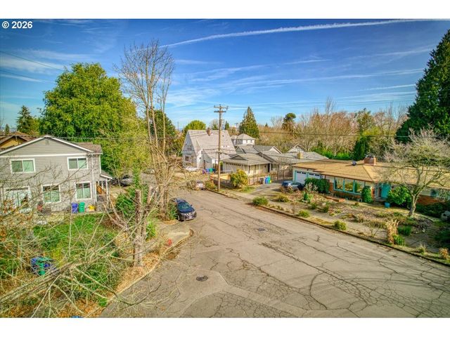 8028 N LOMBARD Way, Portland, OR 97203