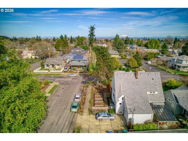 8028 N LOMBARD Way, Portland, OR 97203