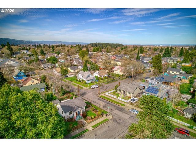 8028 N LOMBARD Way, Portland, OR 97203