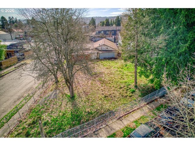 8028 N LOMBARD Way, Portland, OR 97203
