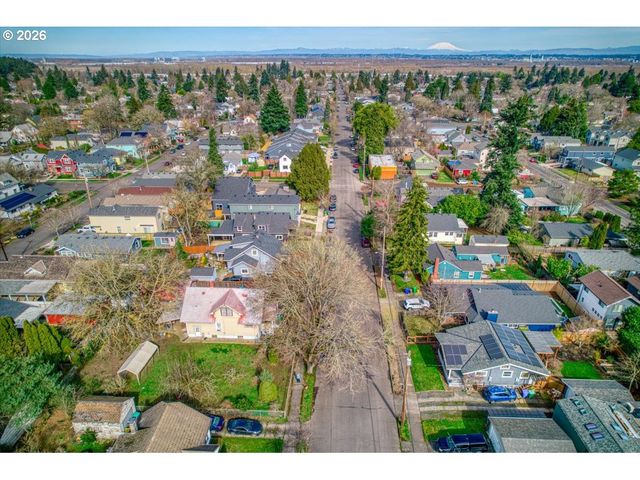 8028 N LOMBARD Way, Portland, OR 97203