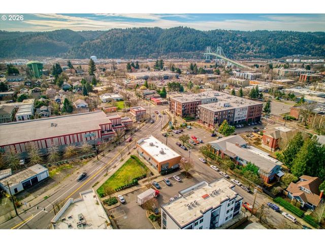 8028 N LOMBARD Way, Portland, OR 97203