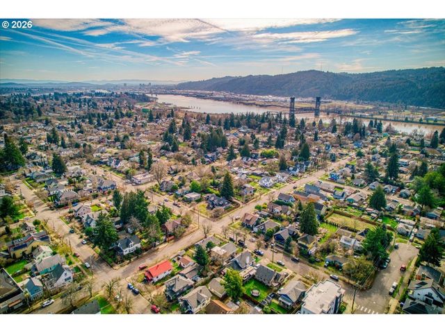 8028 N LOMBARD Way, Portland, OR 97203