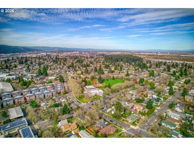 8028 N LOMBARD Way, Portland, OR 97203