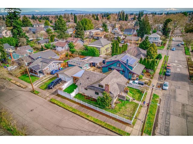 8028 N LOMBARD Way, Portland, OR 97203