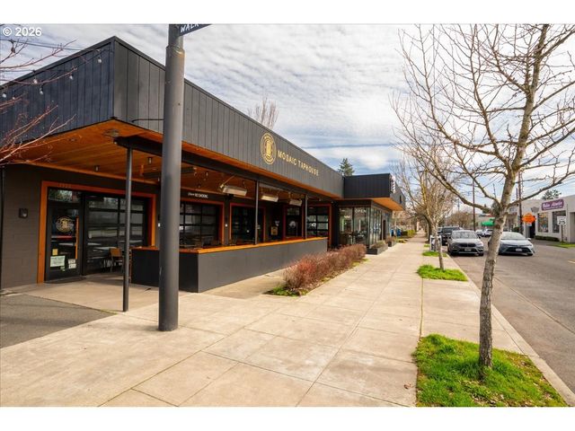 8028 N LOMBARD Way, Portland, OR 97203