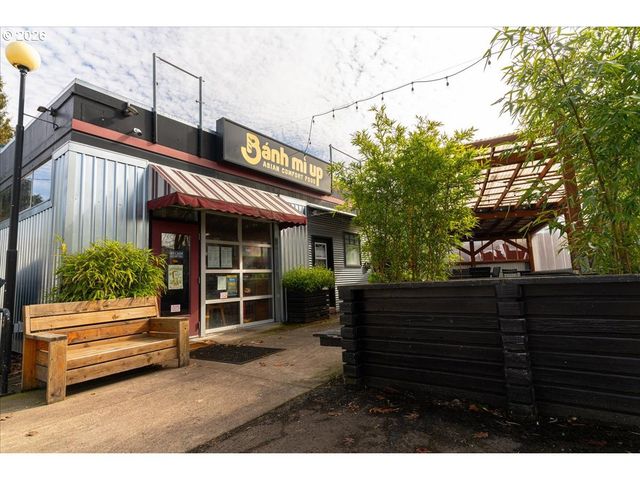 8028 N LOMBARD Way, Portland, OR 97203