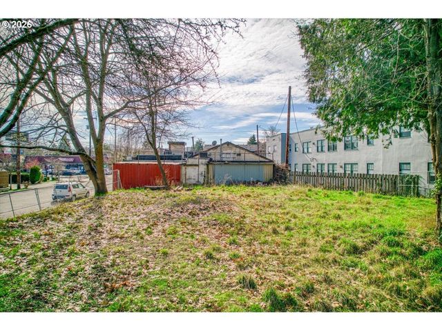 8028 N LOMBARD Way, Portland, OR 97203