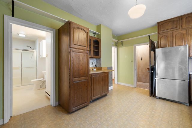 810 3rd St SE, Minot, ND 58701