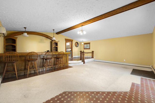 810 3rd St SE, Minot, ND 58701