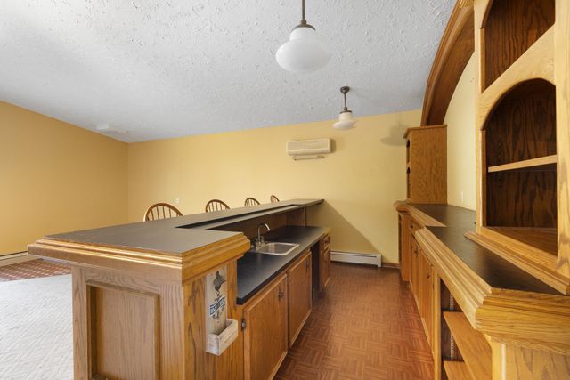 810 3rd St SE, Minot, ND 58701