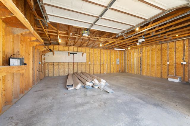 810 3rd St SE, Minot, ND 58701
