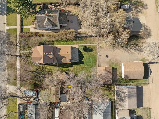 810 3rd St SE, Minot, ND 58701