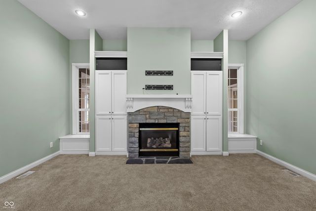 3901 Terrace Woods Drive, Columbus, IN 47201