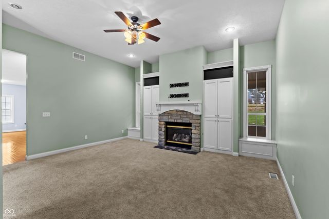 3901 Terrace Woods Drive, Columbus, IN 47201