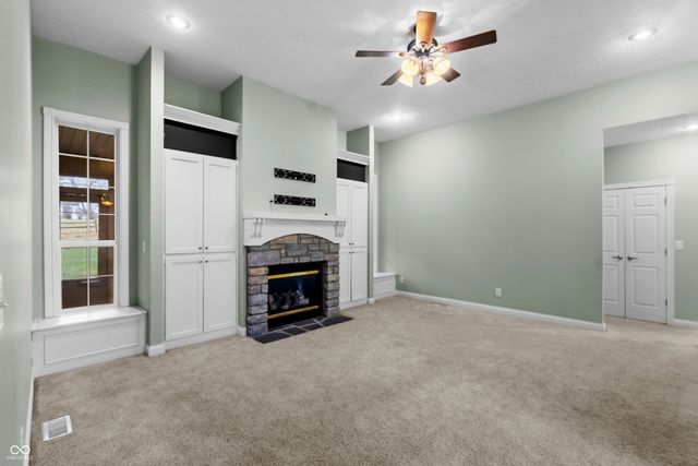 3901 Terrace Woods Drive, Columbus, IN 47201