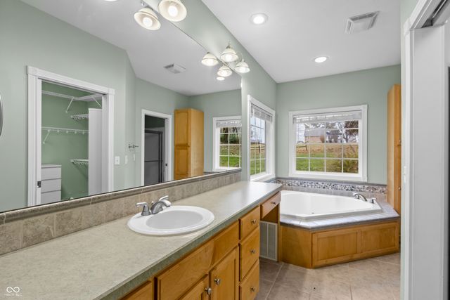 3901 Terrace Woods Drive, Columbus, IN 47201