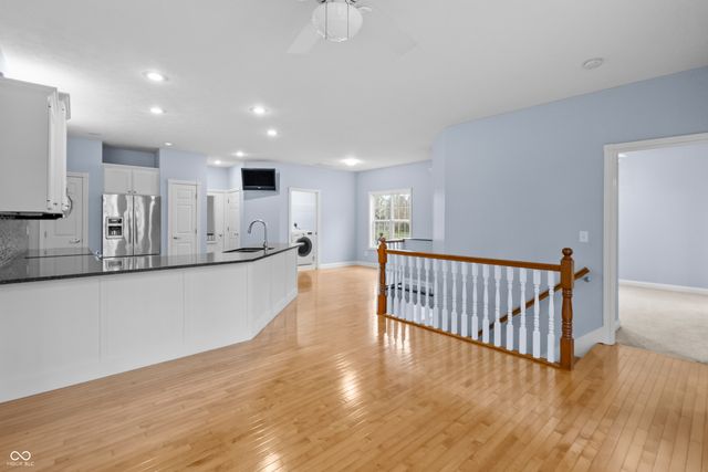 3901 Terrace Woods Drive, Columbus, IN 47201