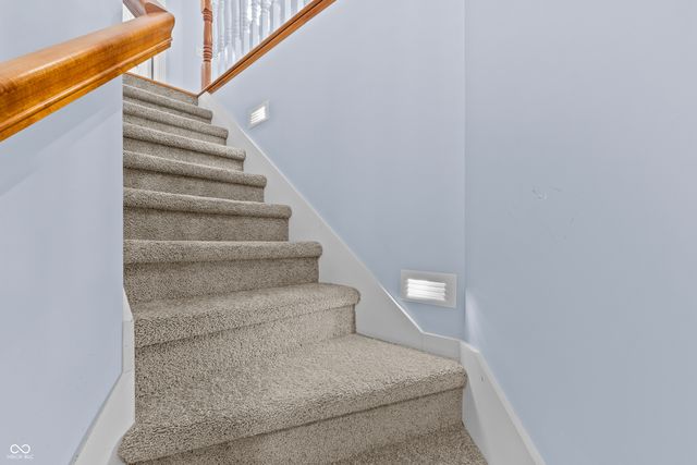 3901 Terrace Woods Drive, Columbus, IN 47201