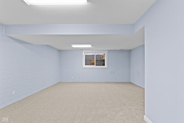 3901 Terrace Woods Drive, Columbus, IN 47201