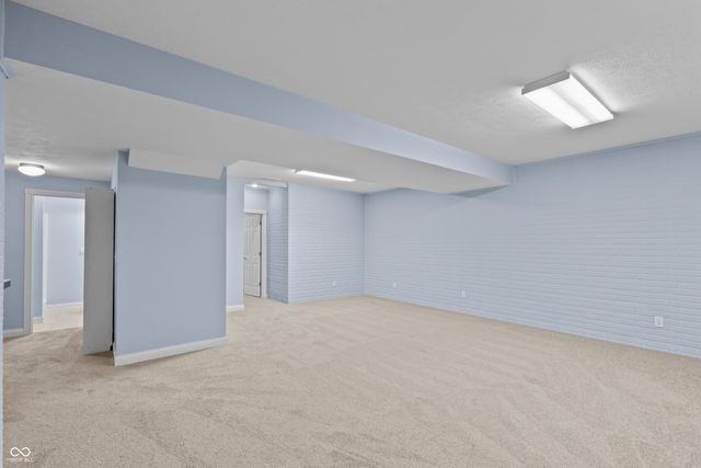 3901 Terrace Woods Drive, Columbus, IN 47201