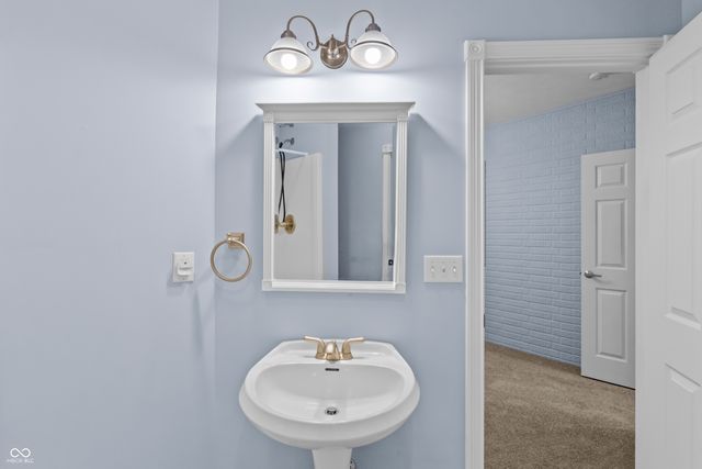 3901 Terrace Woods Drive, Columbus, IN 47201