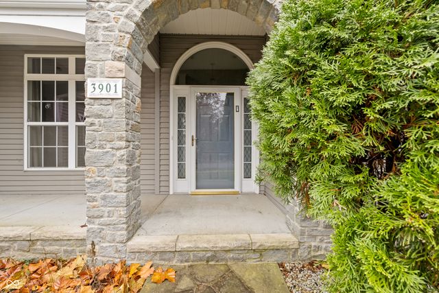 3901 Terrace Woods Drive, Columbus, IN 47201