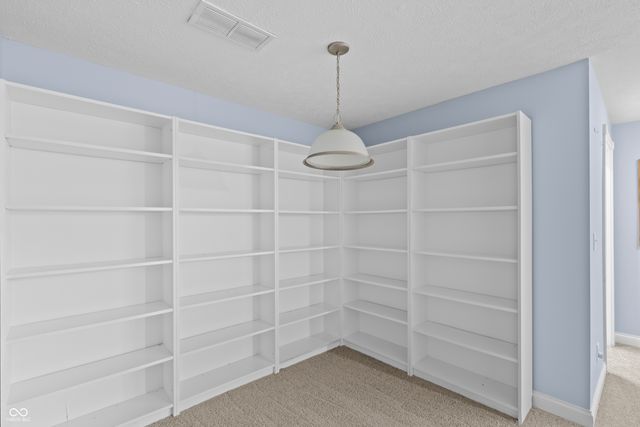 3901 Terrace Woods Drive, Columbus, IN 47201