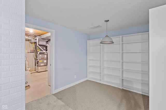 3901 Terrace Woods Drive, Columbus, IN 47201