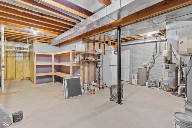 3901 Terrace Woods Drive, Columbus, IN 47201