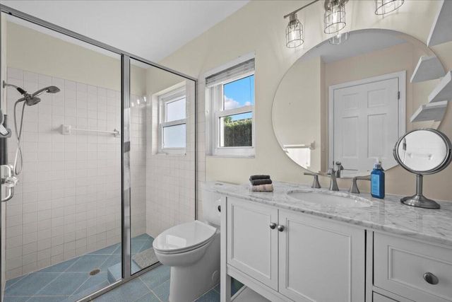 4231 NE 23rd Terrace, Lighthouse Point, FL 33064