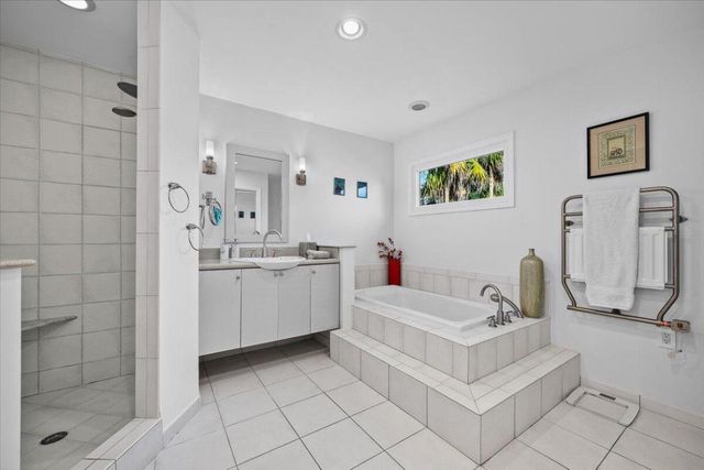 4231 NE 23rd Terrace, Lighthouse Point, FL 33064