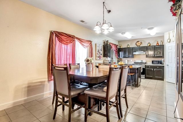 877 Sandra Avenue, Sanger, CA 93657