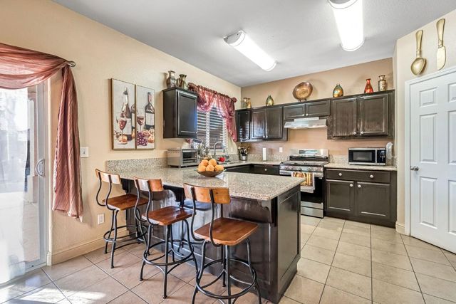 877 Sandra Avenue, Sanger, CA 93657