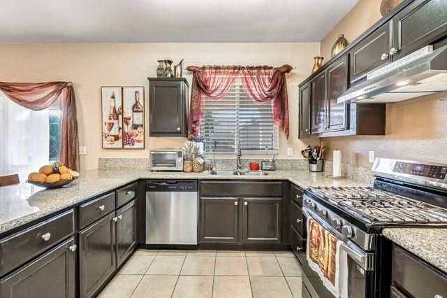 877 Sandra Avenue, Sanger, CA 93657