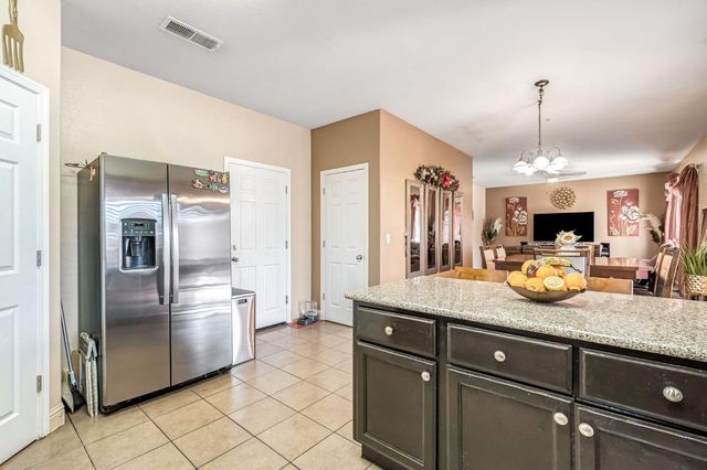 877 Sandra Avenue, Sanger, CA 93657